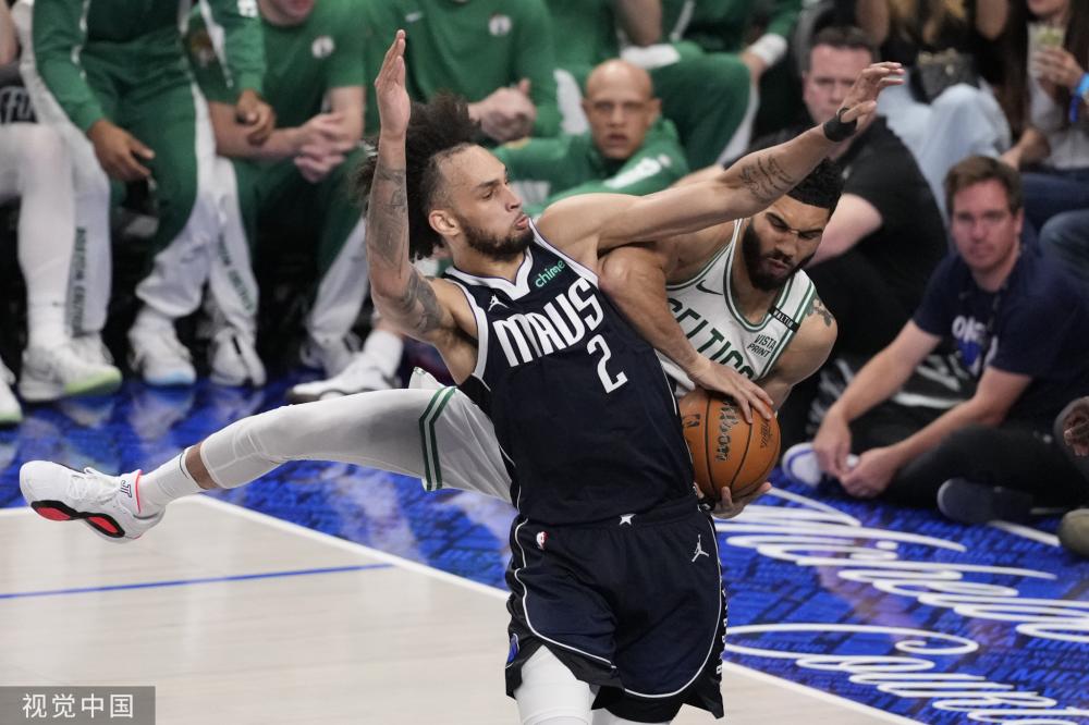 因素共同作 因素共同作