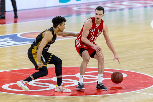 同时也在球 同时也在球